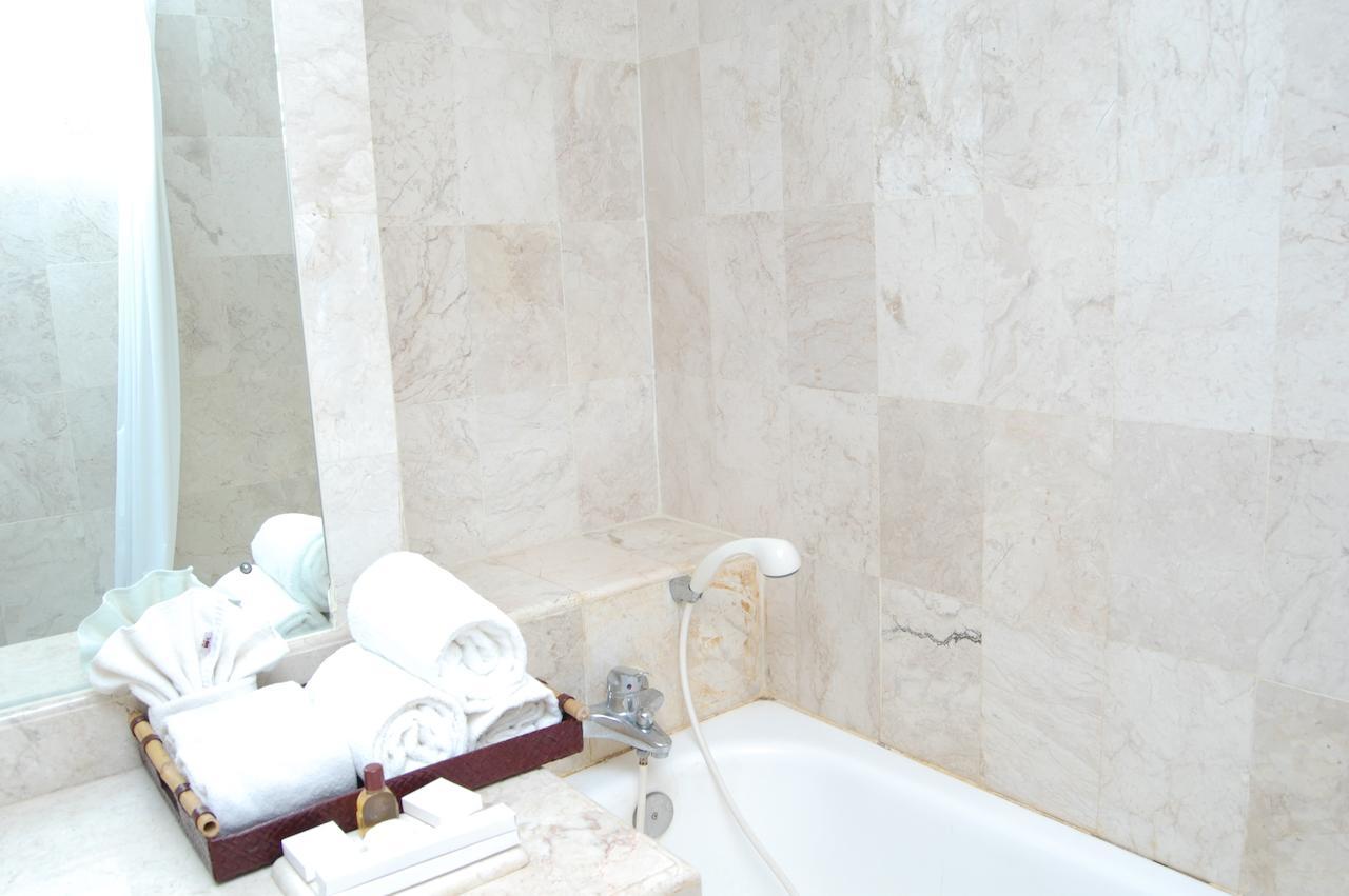 Hotel Ebony Batulicin Bilik gambar